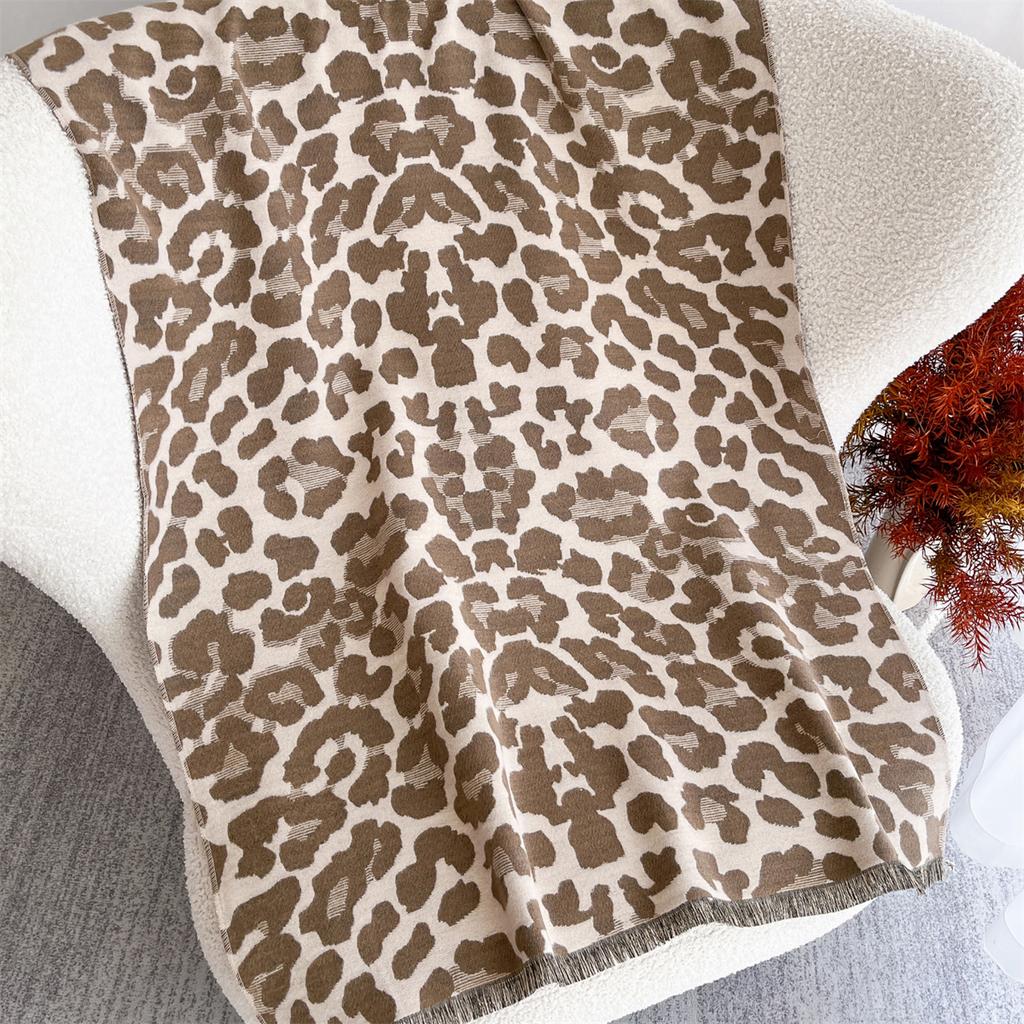 Winter Warm Women Scarf Leopard Pattern Designer Imitation Cashmere Thicken Shawl Pashmina Scarves Female Wrap Blanket Foulard