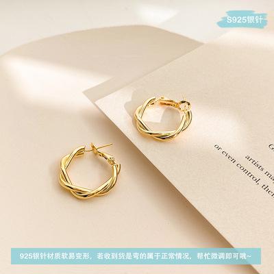 Twist Twist Personalized Earrings Geometric Round Design Earrings Women S Simple Temperament Earrings