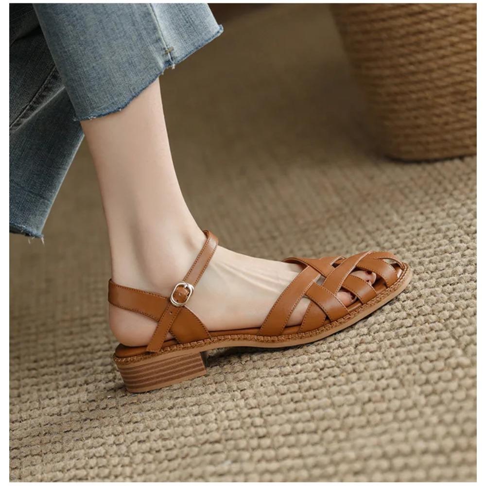 Sapatos Sandália Feminina Mulheres Meninas Bege Novo Verão Conforto Baixo Retrô Flat Tira Traseira Salto Quadrado Borracha PU Escândalos Sólido C