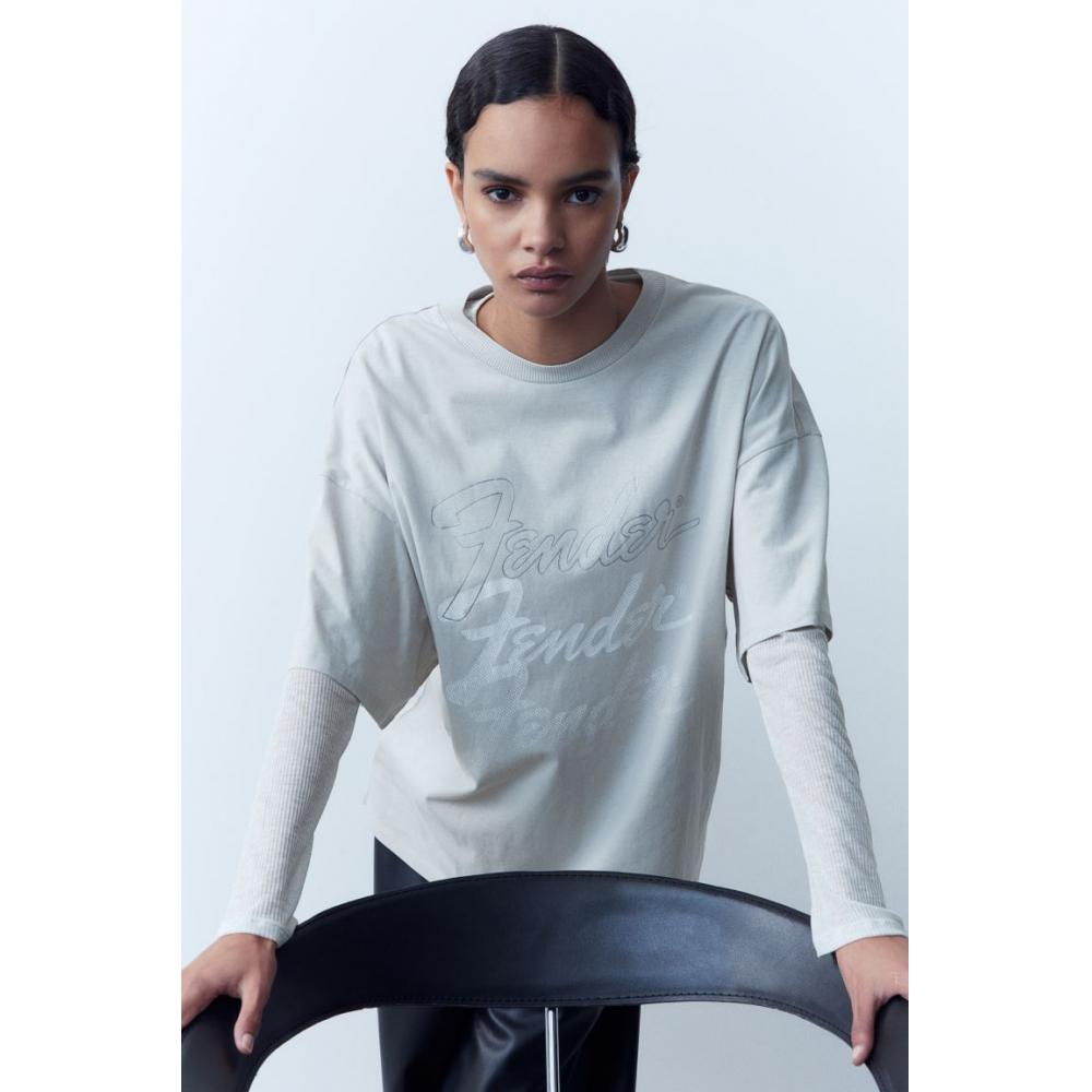 

Футболка оверсайз с принтом HM светло-серая Fender