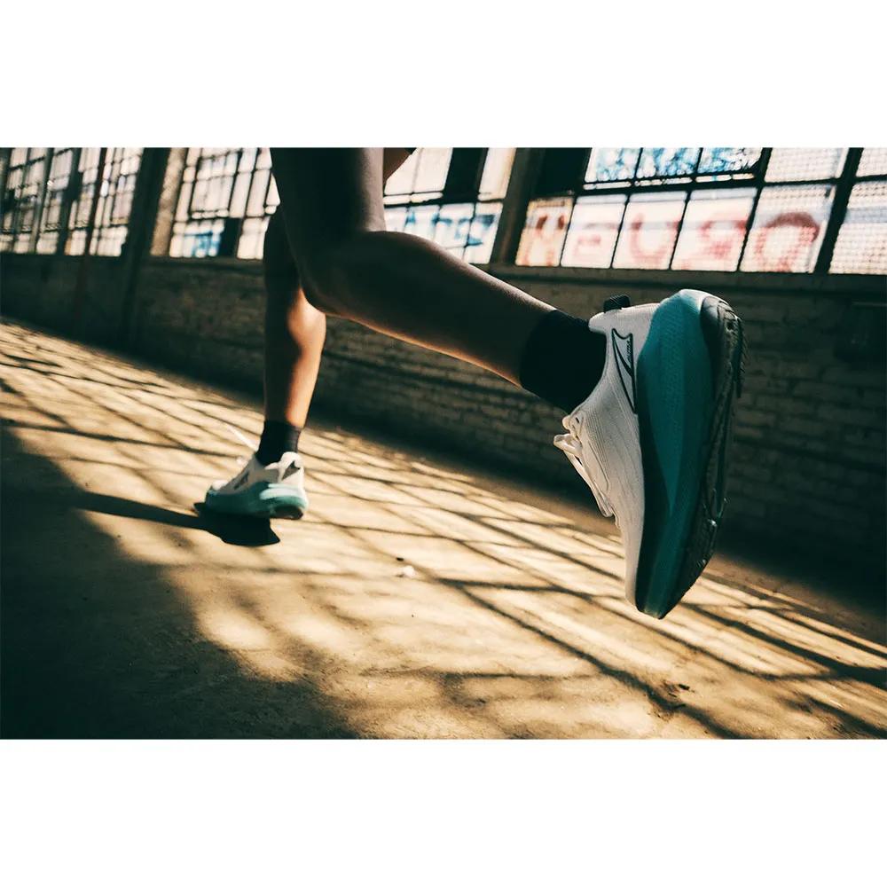 Altra Кроссовки для бега FWD Via