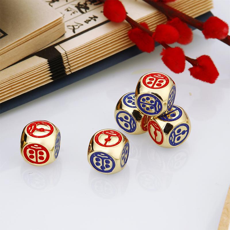 

5PCS/1Set Metal Dice Set Beetles Game Dice Six Sided Decider Board Game Acessorios 16mm 5pcs золотистый