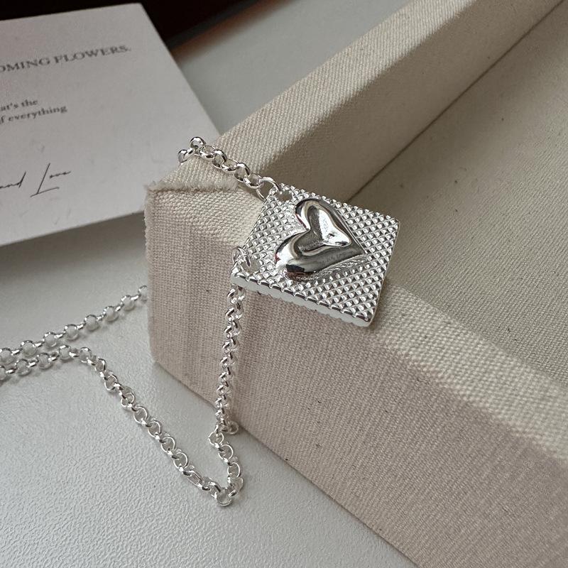 

S925 Sterling Silver Niche Design Lava Love Necklace Korean Blogger Simple Heart-Shaped Collarbone Chain 925 silver