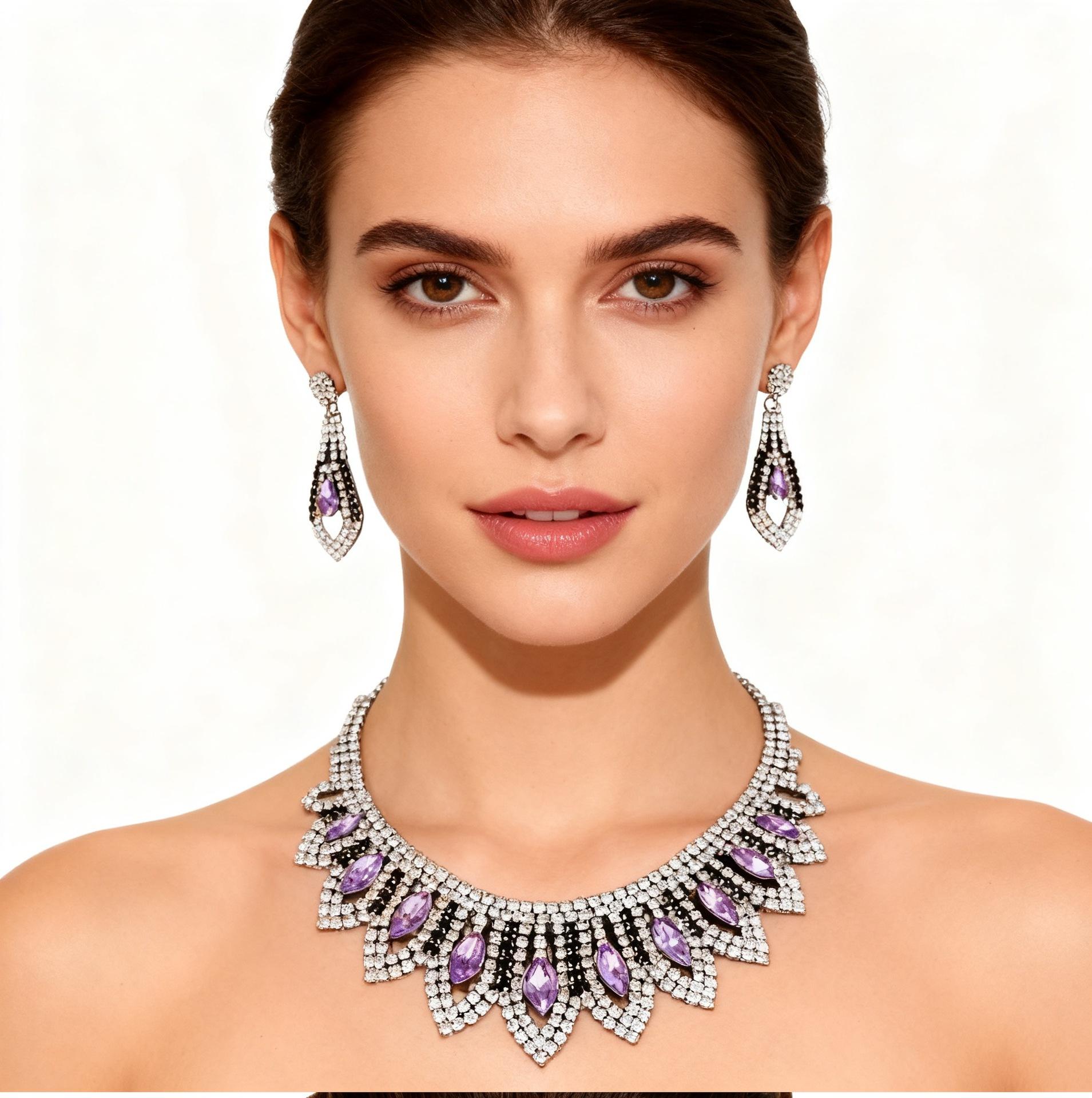 

Brides Retro Rhinestone Inlaid Necklaces, Earrings, Court Style Temperament, Niche Collarbone Chain, Light Luxury, High-end Women 2026 45CM