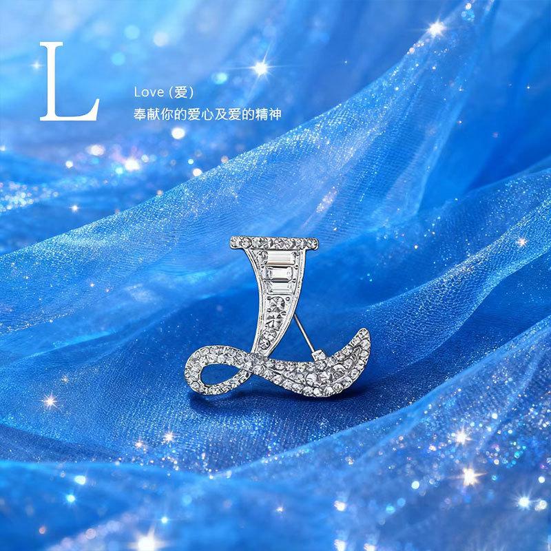 26 English Alphabet Brooches, Men'S And Women'S Suits, Collar Pins, Creative Brooches, Rhinestones, Crystal Anti-Light Pins