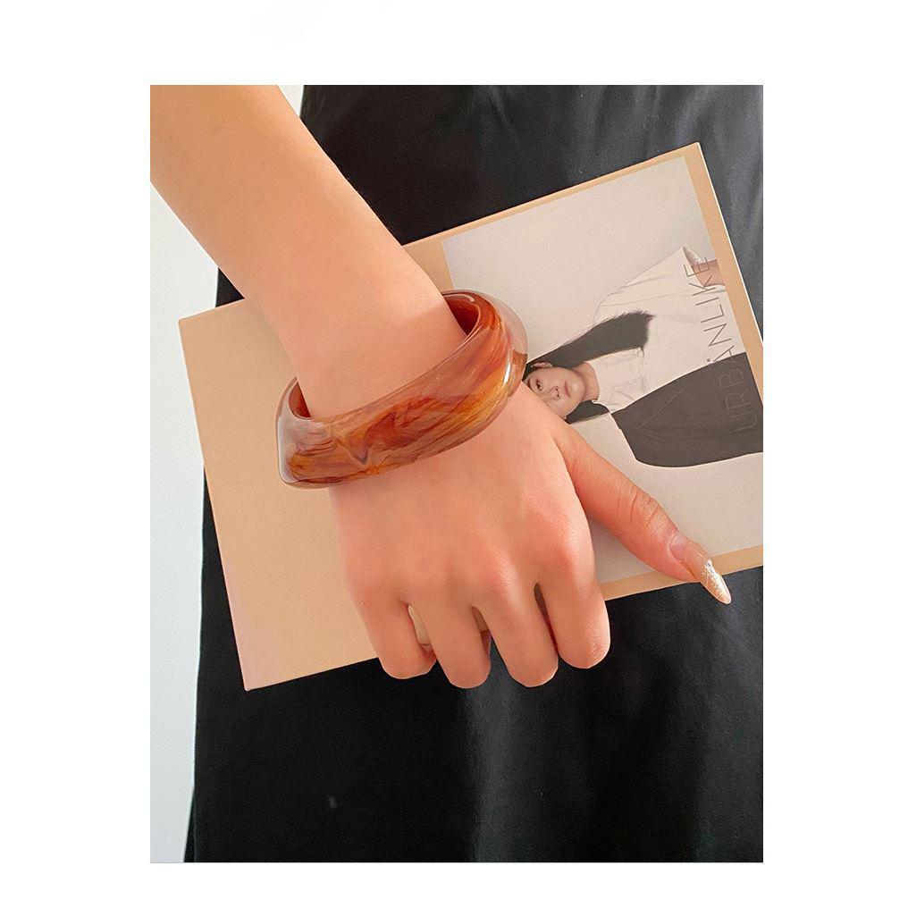 

Простой геометрический квадратный круглый браслет из смолы, преувеличенный темпераментный браслет, нишевая мода, ювелирные изделия с высоким чувством, женские