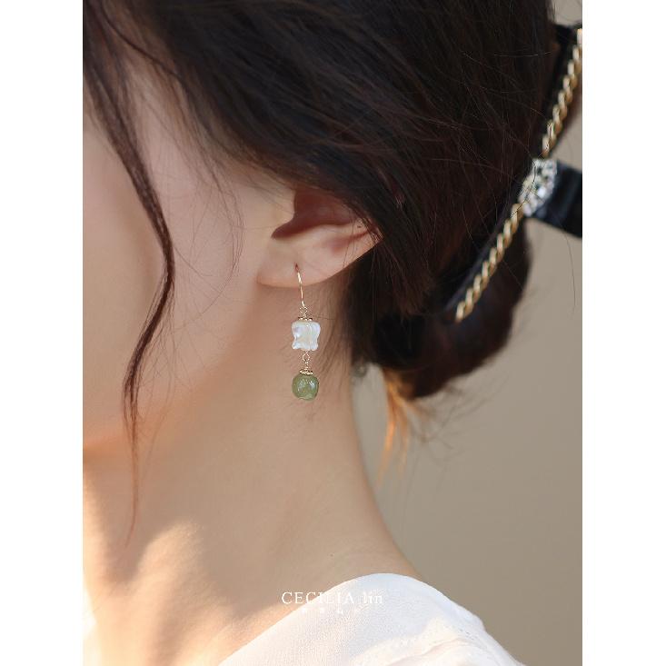 

Recommended earrings: cartoon Hetian jade, vintage lily of the valley, elegant earrings, ear hooks, light luxury jade, trendy ear clips for women Lily of the Valley and Ti