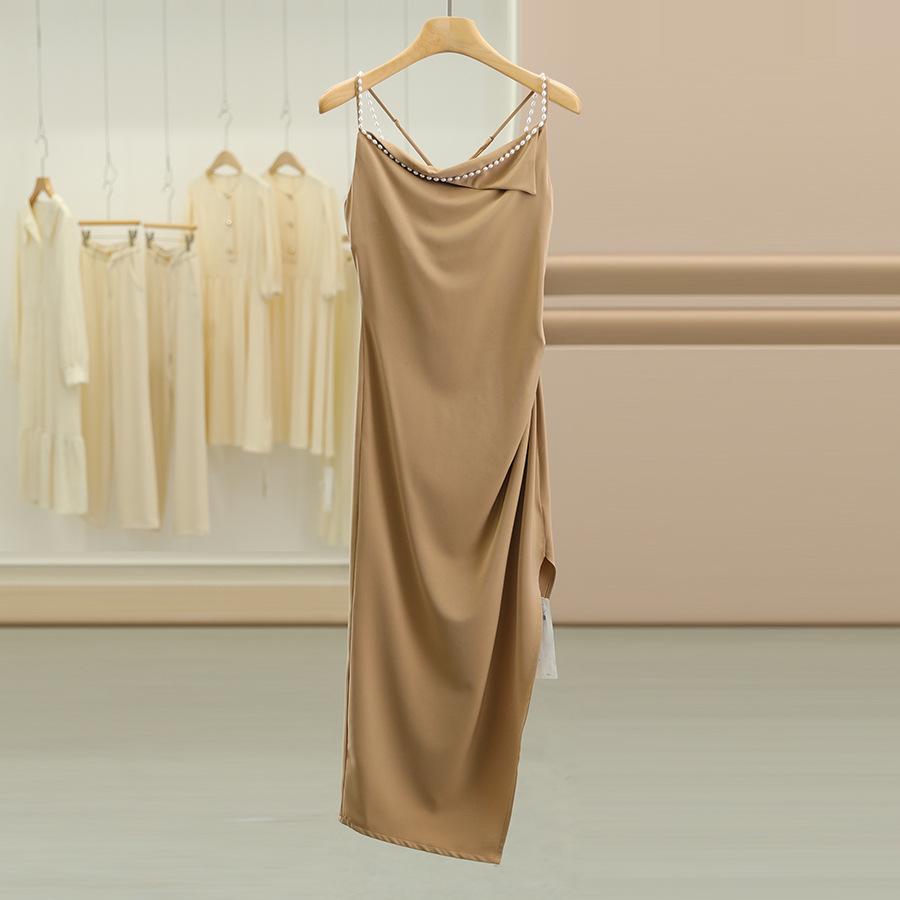 

Майку Бренд: Платье для горячей девушки с жемчужной цепочкой на осень 2025 Large