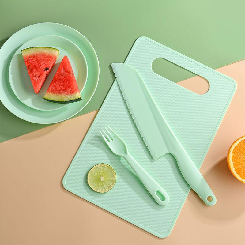 Non-slip Plastic Kitchen Knife for Cutting Fruits, Knife Set for Chopping Vegetables, Chopping Board, and Baby Food Set.