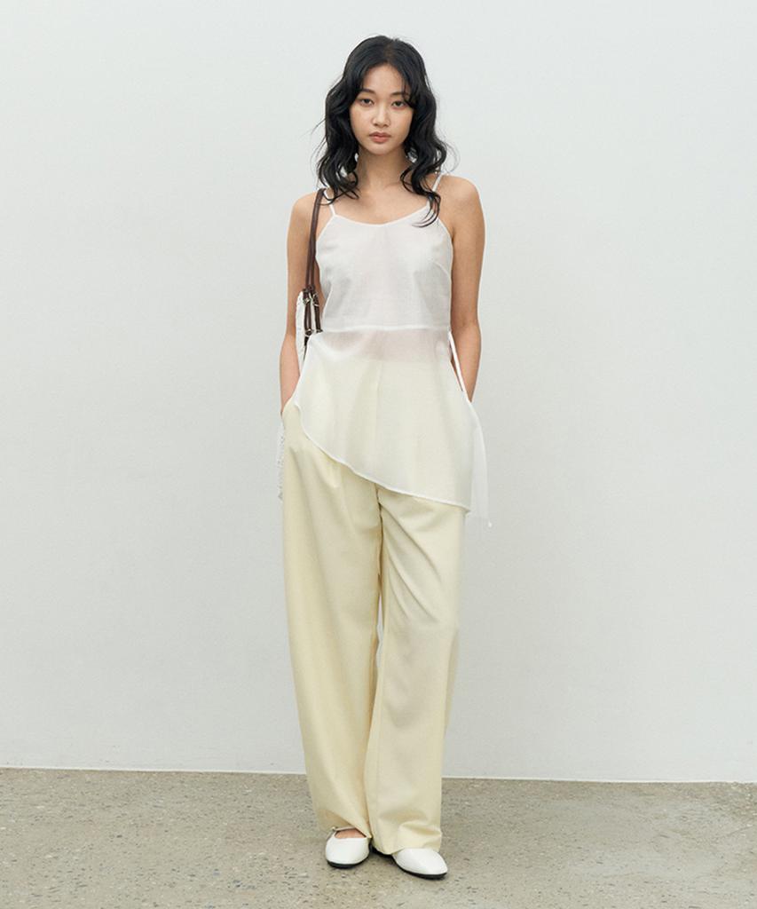 MAKE A TOAST Asymmetrical Frill Sleeveless Top White Mbesto015Wh