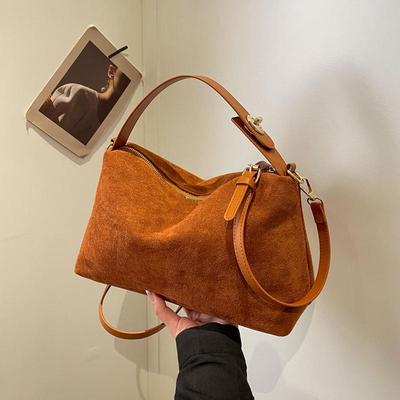 Borsa Cuscino Versatile in Pelle Scamosciata - Autunno/Inverno 2025 Borsa a Mano Tote e Tracolla di Grande Capacità da Donna