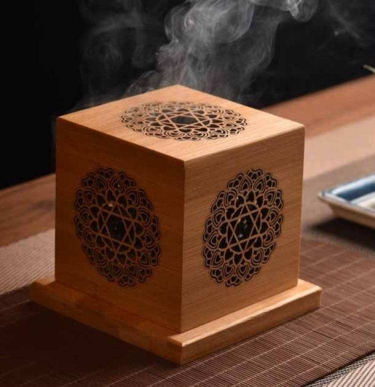 Crystal incense burner convenient for burning incense, purifying and demagnetizing sage incense burner convenient for