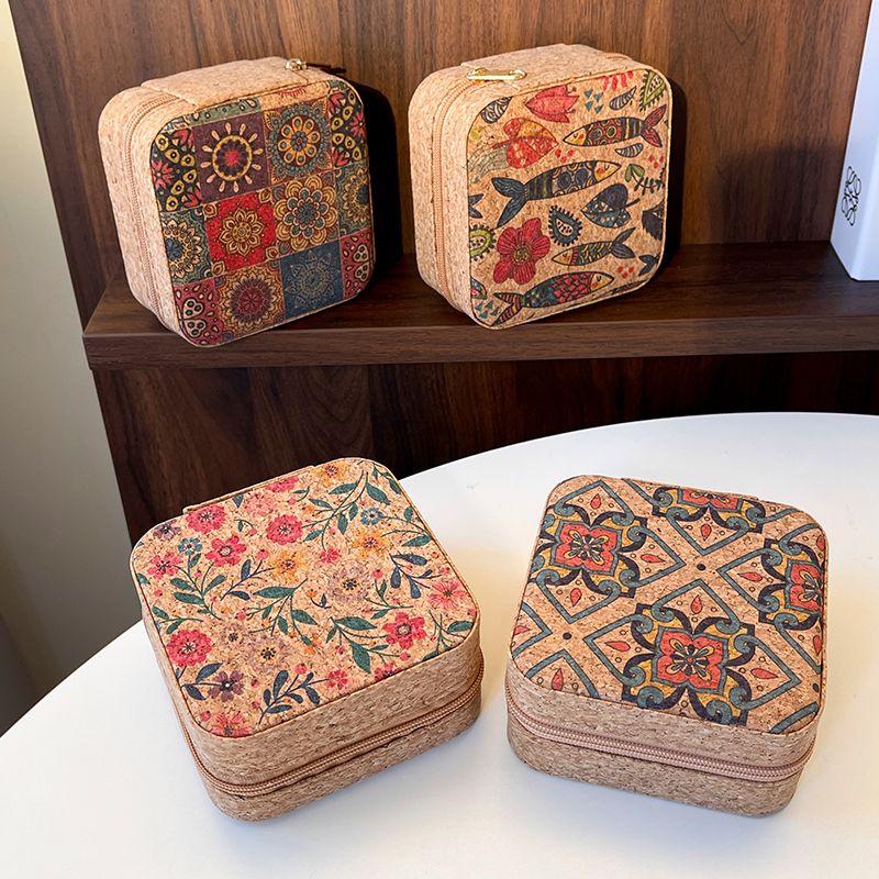 Retro Leather Jewelry Box for Earrings, Rings, and Necklaces - Anti-Oxidation, Portable Travel Storage.