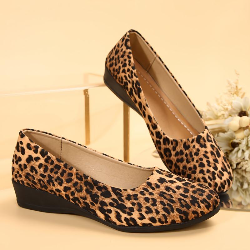 Women's Leopard Print Flats - Slip-On Shoes with Pull-On Closure, Round Toe Cushioned Insole - All-Season Casual  Frmal Footwear