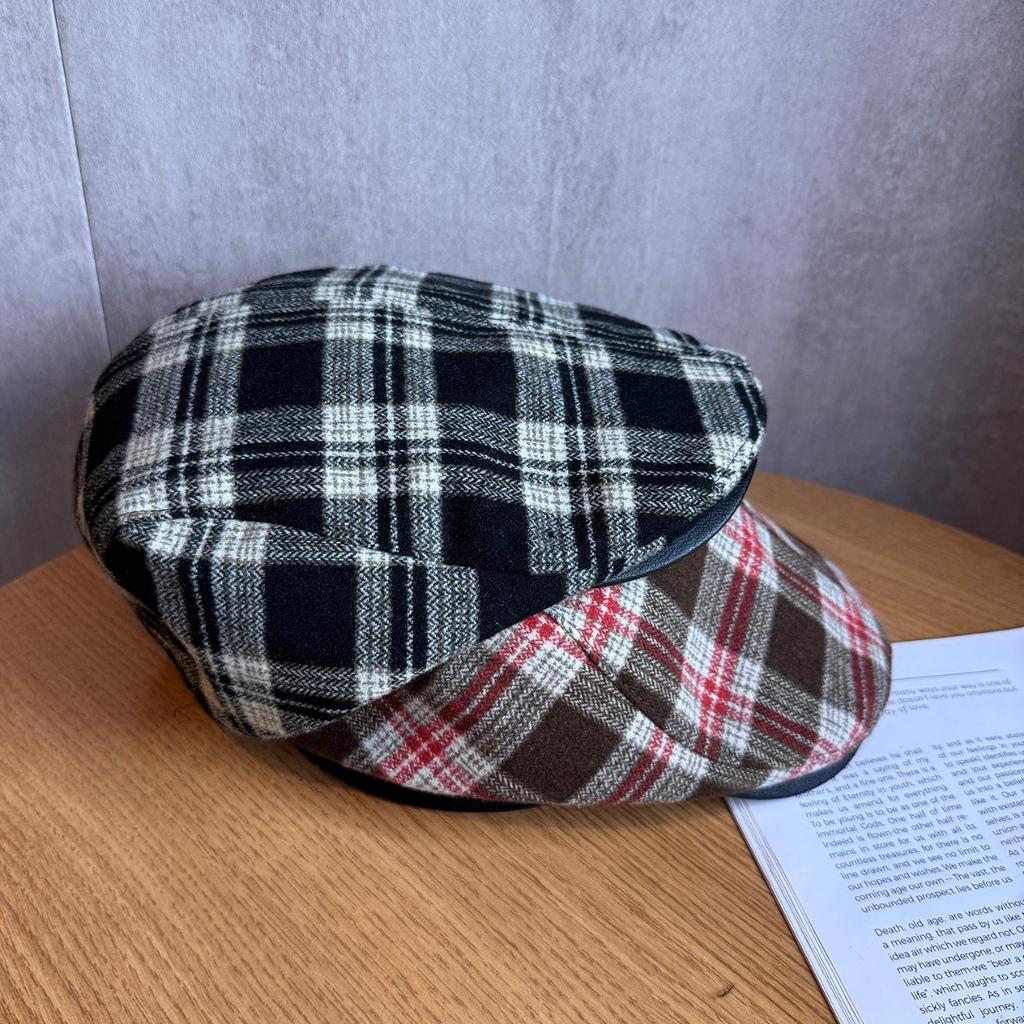 Retro Brown Plaid Forward Hat for Women In Autumn and Winter New Fashion Versatile Face Showing Little Painter Hat British Fashion for Men