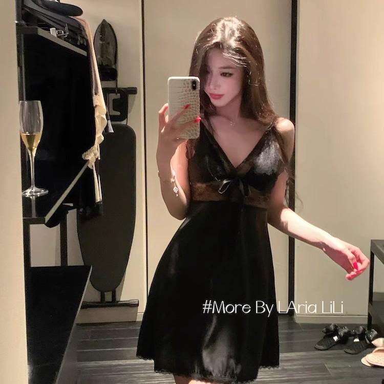Elegantes Satin-Spitzen-Camisole-Schlafkleid mit V-Ausschnitt und Schleife