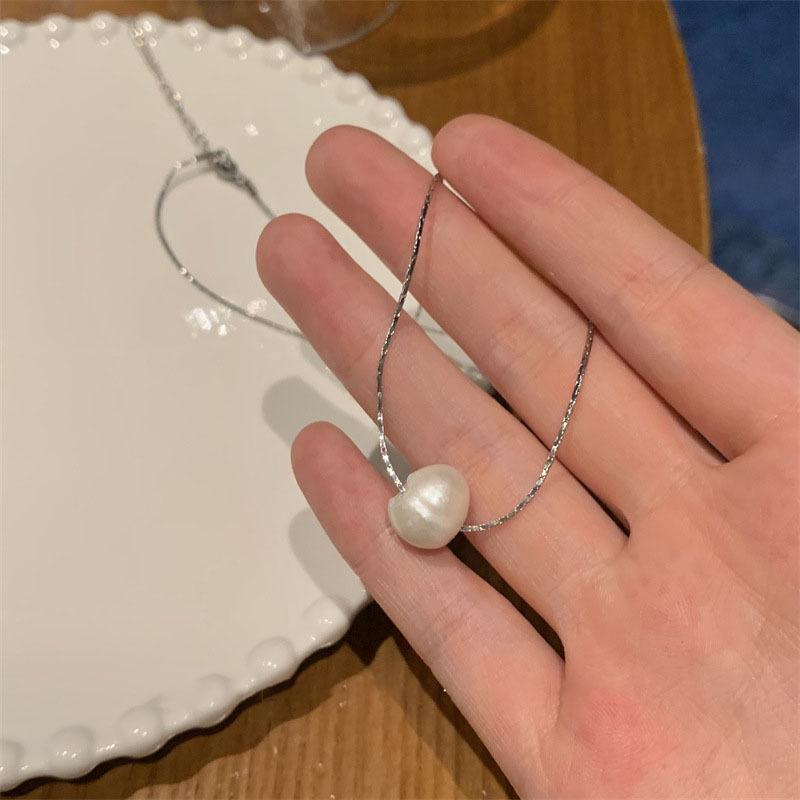 

Single freshwater pearl pendant necklace female baroque collarbone chain explosive personalized accessories