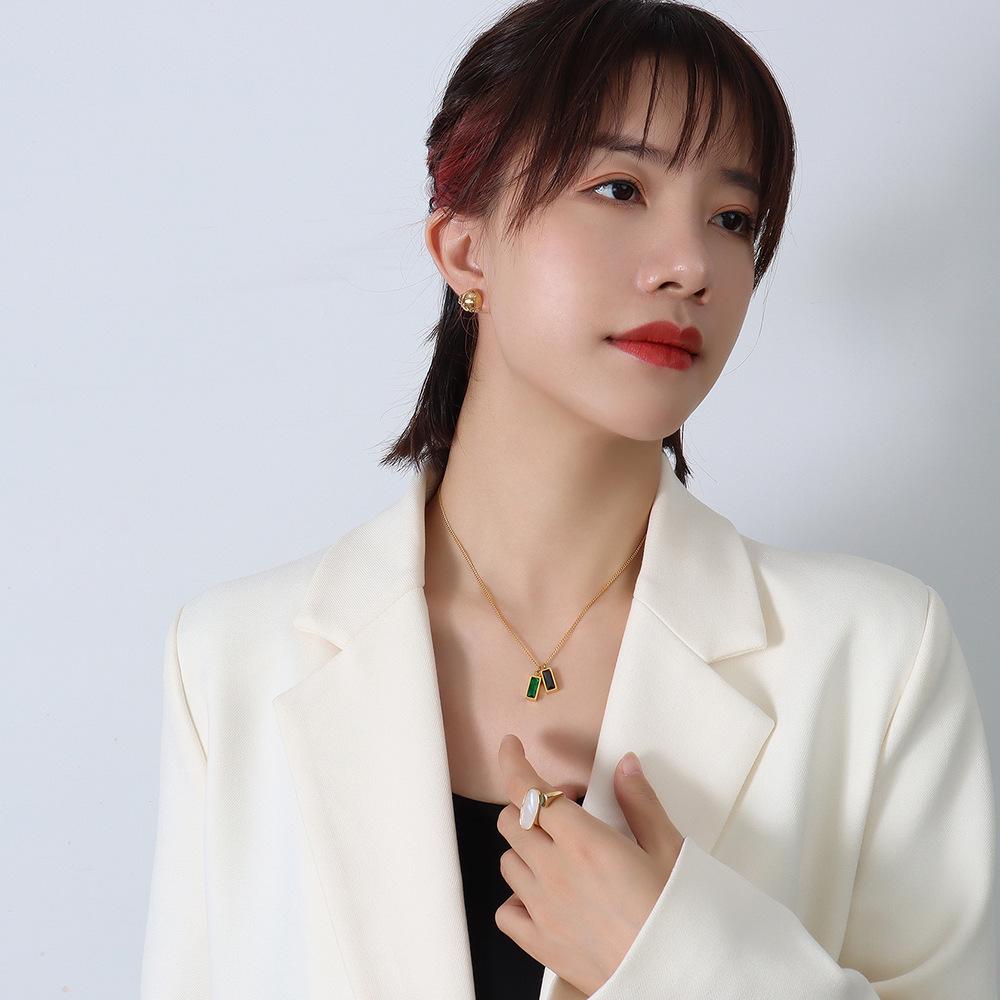 French-Inspired Titanium Steel 18K Gold-Plated Emerald Zircon Pendant Necklace for Women