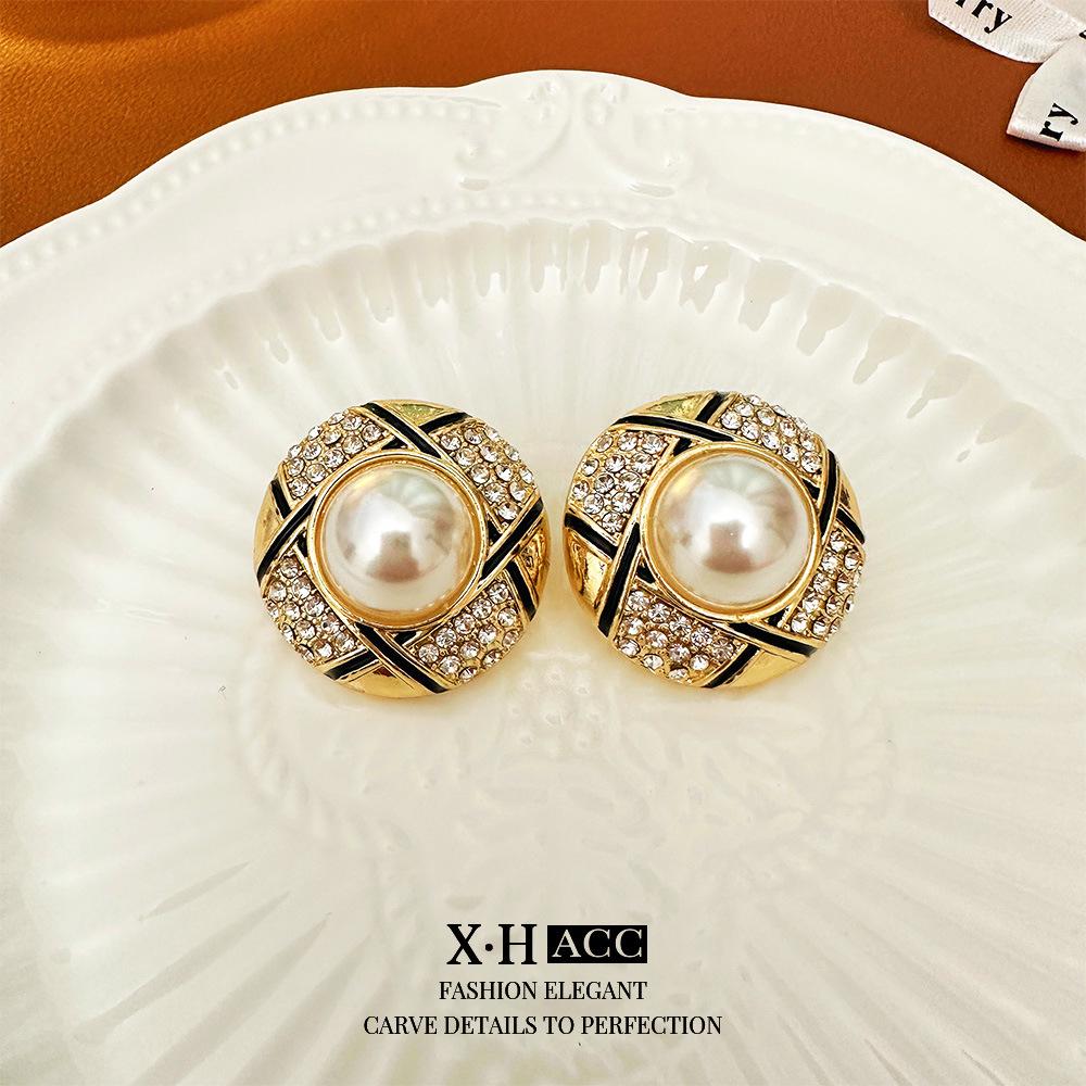 Vintage Bow Earrings: Timeless, High-End Retro Fashion Accessory