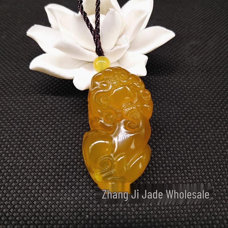 Premium Yellow Chalcedony  Agate Ice-Type Pixiu Pendant for Men and Women Chalcedony