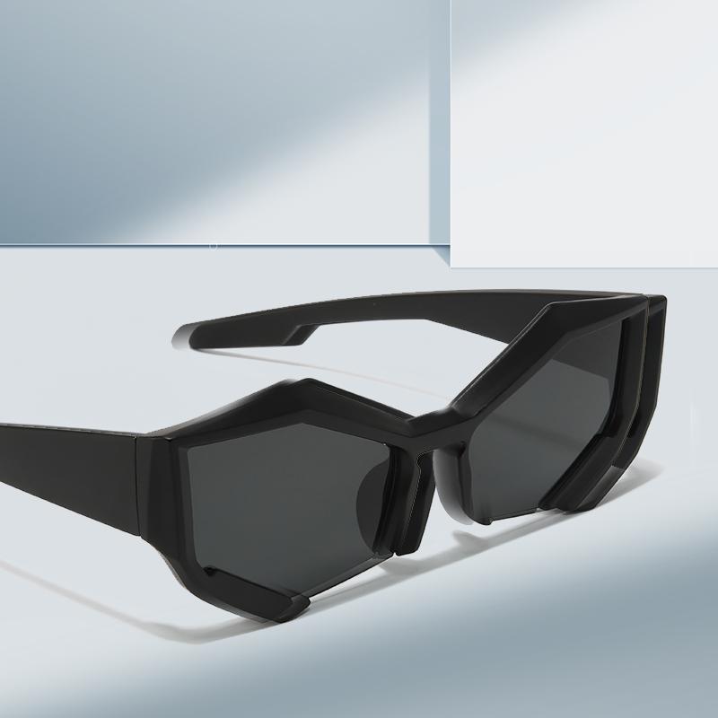 1 pair of retro diamond-shaped glasses Sun shades Outdoor Street Sun shades Fashion Women's Sun shades Black sunglasses