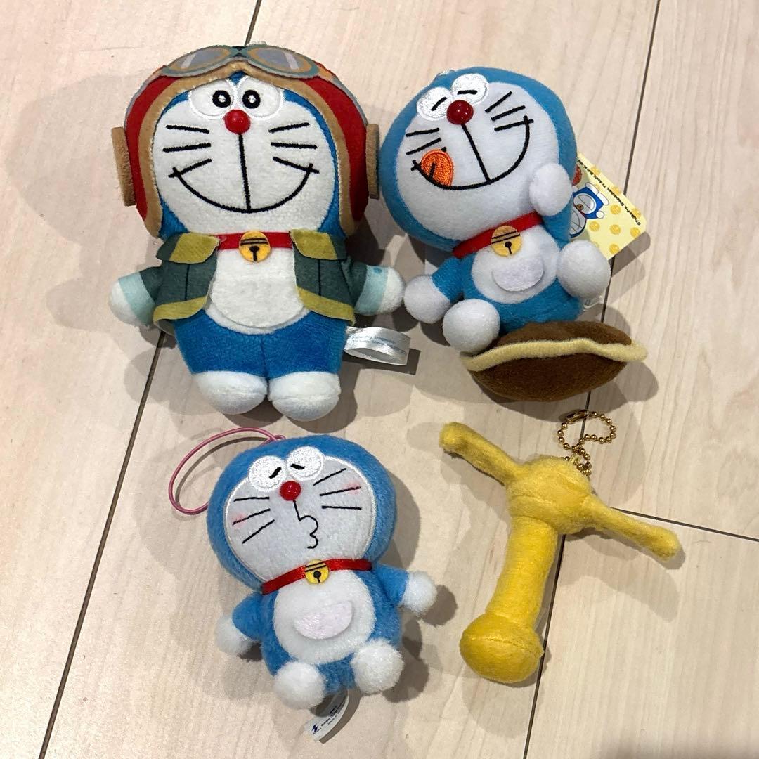 Doraemon stuffed toy mascot keychain set