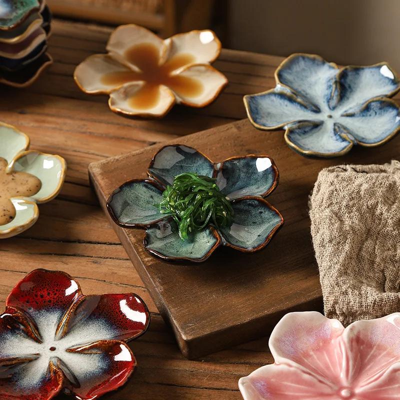 Retro Kiln-Baked Ceramic Petal-Shaped Dipping Plate, Lightweight Seasoning & Sauce Dish for Home & Restaurant Use