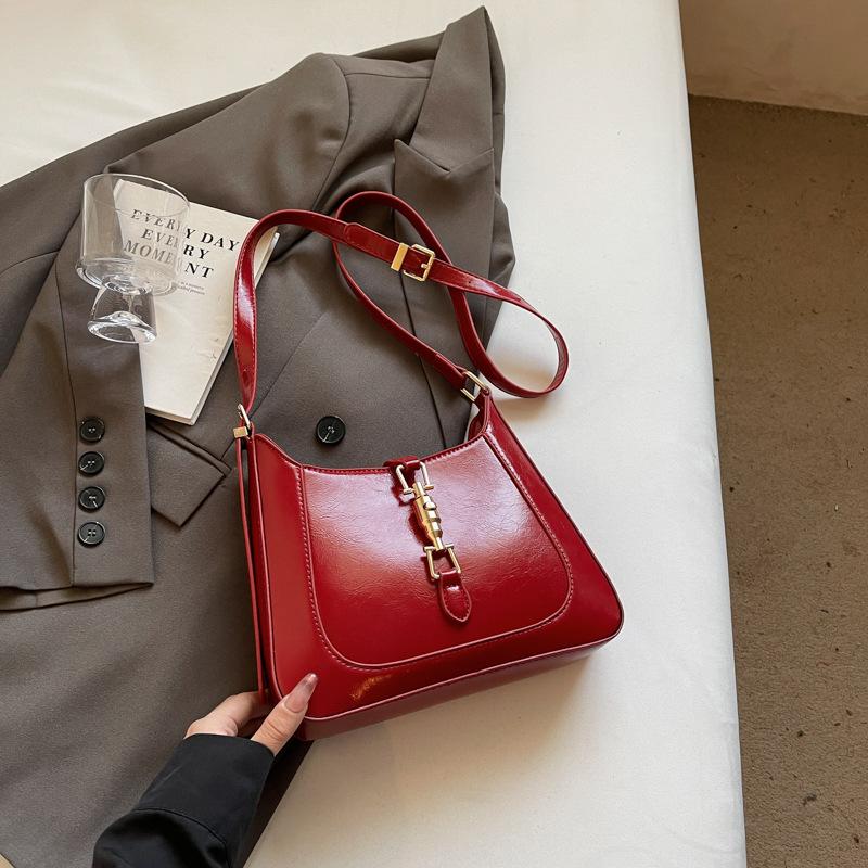 Early spring new fashion niche design small lock armpit bag shoulder crossbody trendy women's bag