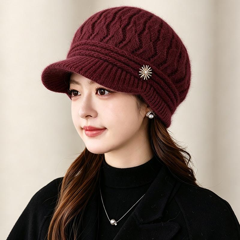 Winter middle-aged and elderly knitted hats, women's autumn and winter velvet warm mother grandma old man hat cold ear protection hat