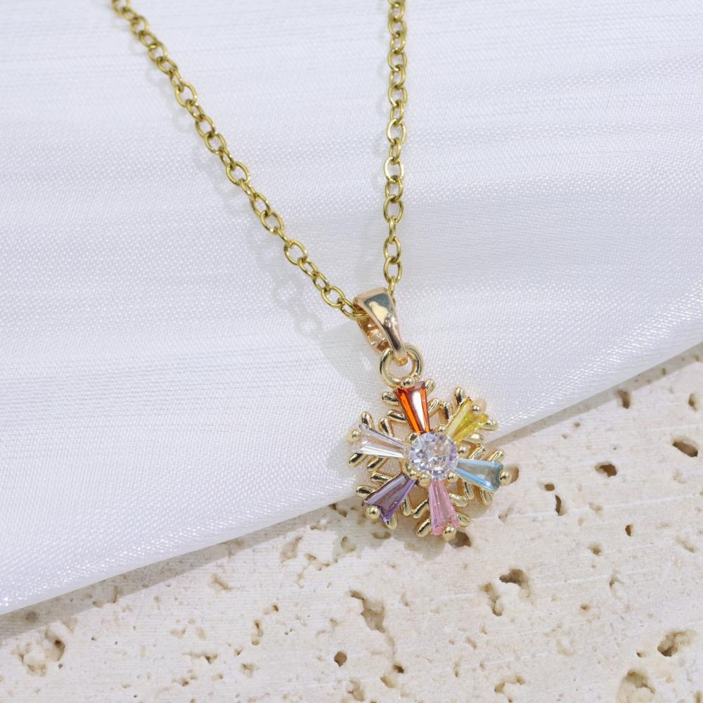 

Simple Colorful Snowflakes Pendant Necklaces for Women Fashion Zirconia Necklace Wedding Party Jewelry Accessories Christmas Gift золотой