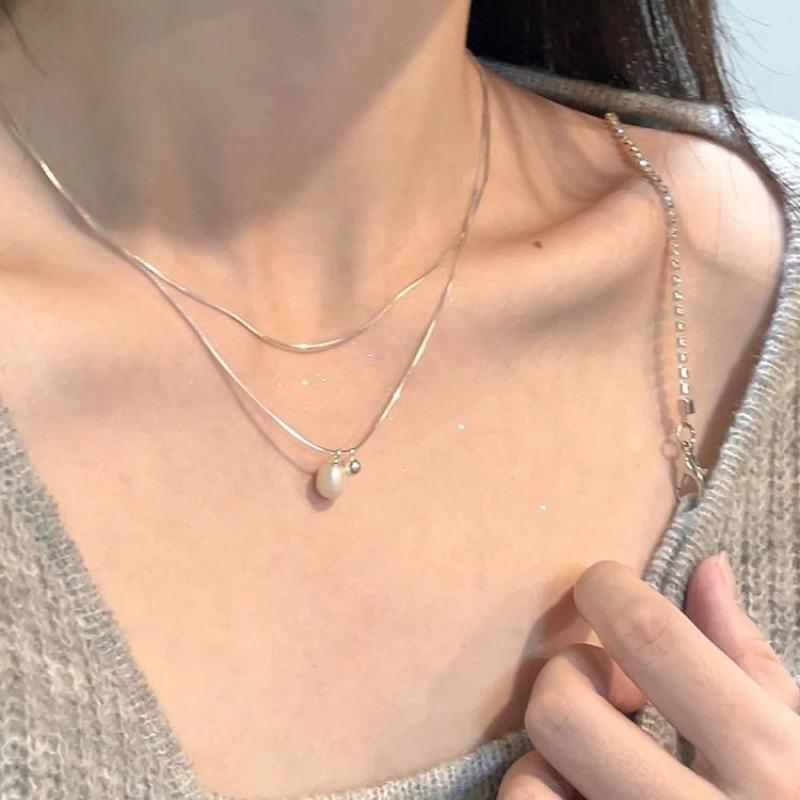 Silver butterfly pearl necklace women s summer niche design collarbone chain 2026 new neck chain accessories