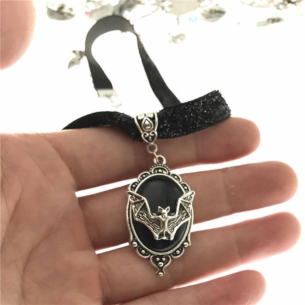 Punk Personality Sliver Color Oval Vampire Bat Relief Pendant Black Velvet Necklace for Women Halloween Party Retro Jewelry Gift