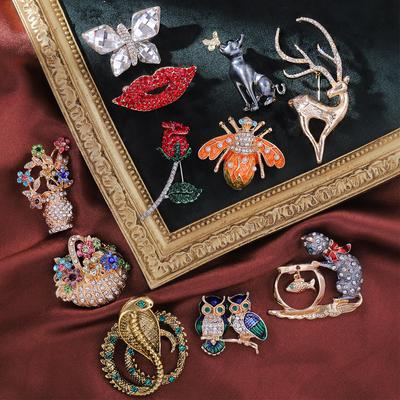 Vintage Baroque Brooch Animal Corsage Ladies Enamel Niche Premium Pin Suit Accessories