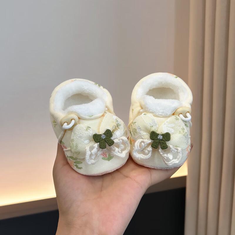 Baby Girls' Velvet Cotton Shoes: Soft Sole, Elastic Band, Non-Slip Shoe Covers for Autumn/Winter (0-1 Year)