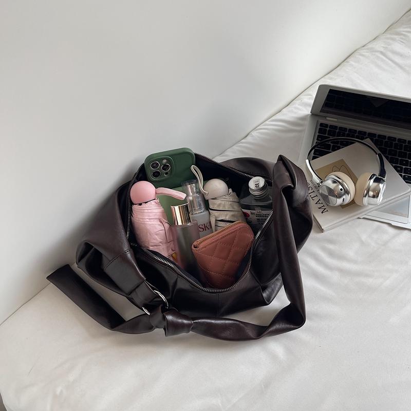 Large Capacity Hobo Bag Women's Vintage Pleated Shoulder Bag Commuter Crossbody Bag