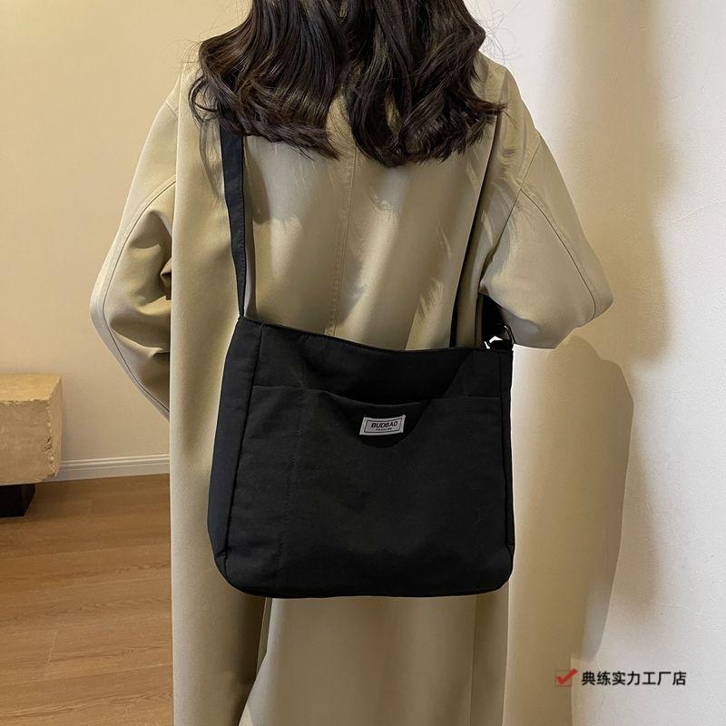 High-value pastoral canvas big bag, popular large-capacity shoulder messenger bag, lazy wind going out backpack