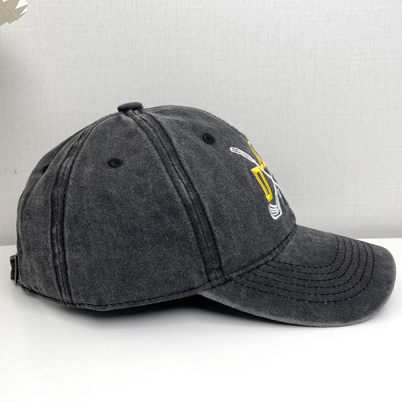 A Men’s Embroidered Cotton Adjustable Simple And Casual Baseball Hat