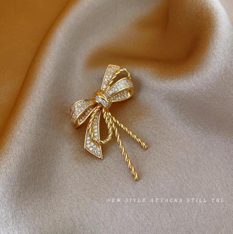 Rhinestone Bowknot Brooch Pins for Women Metal Alloy Elegant Bow Tie Suit Clothing Coat Jewelry Party Accessories Gifts