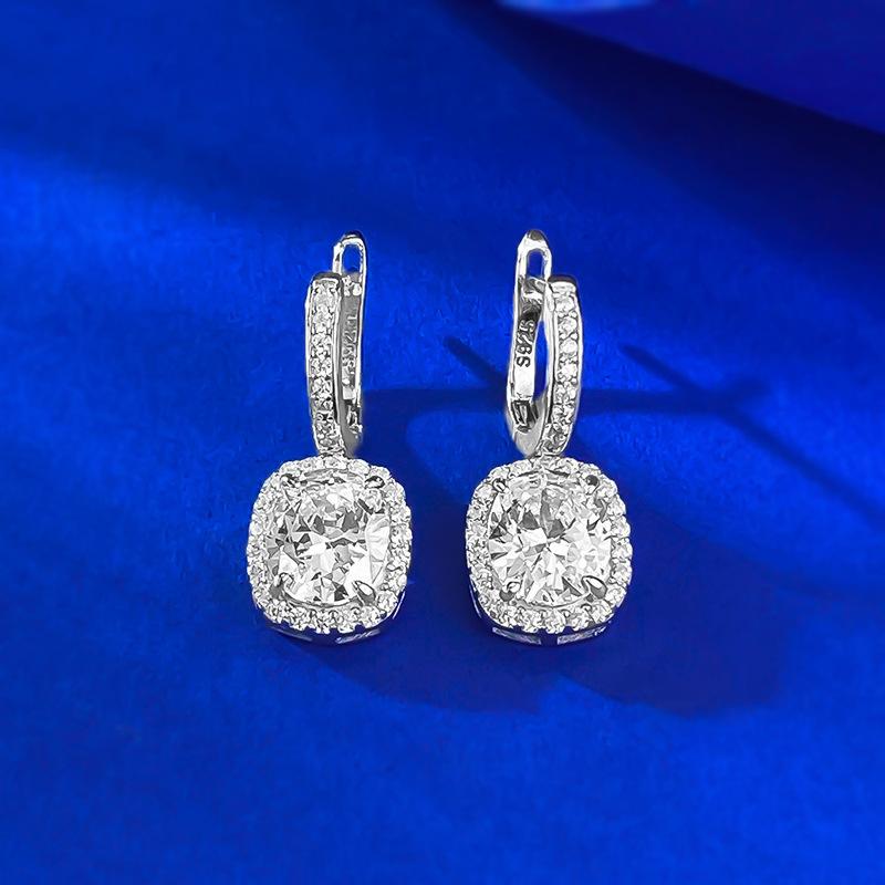 Fat Square 6 * 7Mm White Diamond Earrings Temperament Earrings Earrings