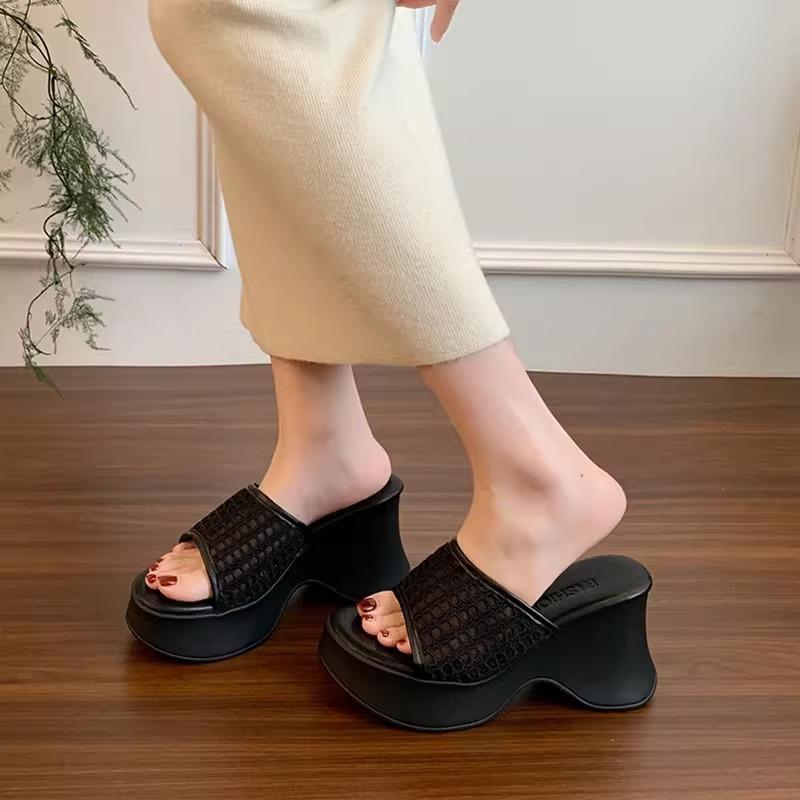 Small Thick-soled Slippers for Women's Outer Wear 2025 New Summer Height-increasing One-word Drag for Women's Fashion Rhinestone Slope Heel Sandals