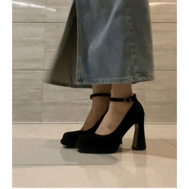 Women Sexy Black Ankle Strap High Heels Autumn Woman Flock Round Toe Pumps Female Suede Buckle Fashion Shallow Pumps