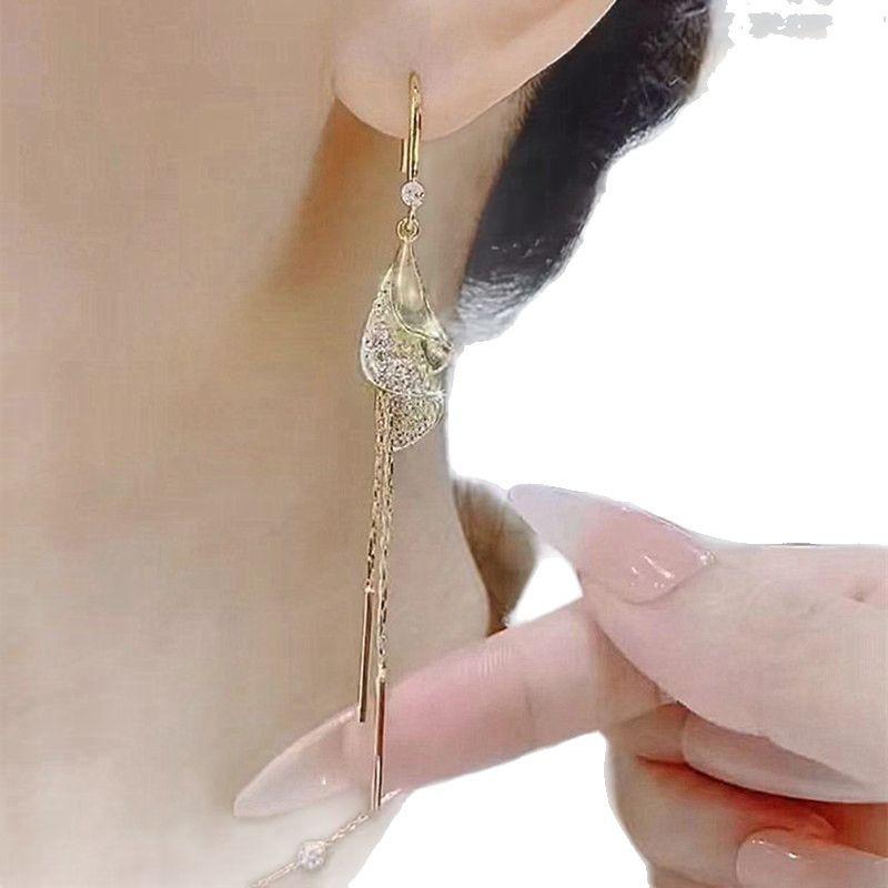 1Pair of Long Fringed Temperament Fashion Earrings, Unique Design, High-end Full Diamond Spiral Earrings for Women