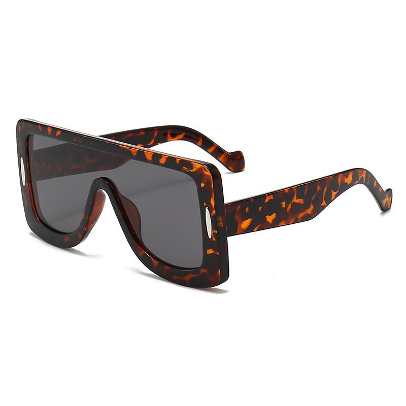 Y2k Futuristic Chic Sunglasses With Large Black Frame For Fashionable Looks And Sun Protection StyleE