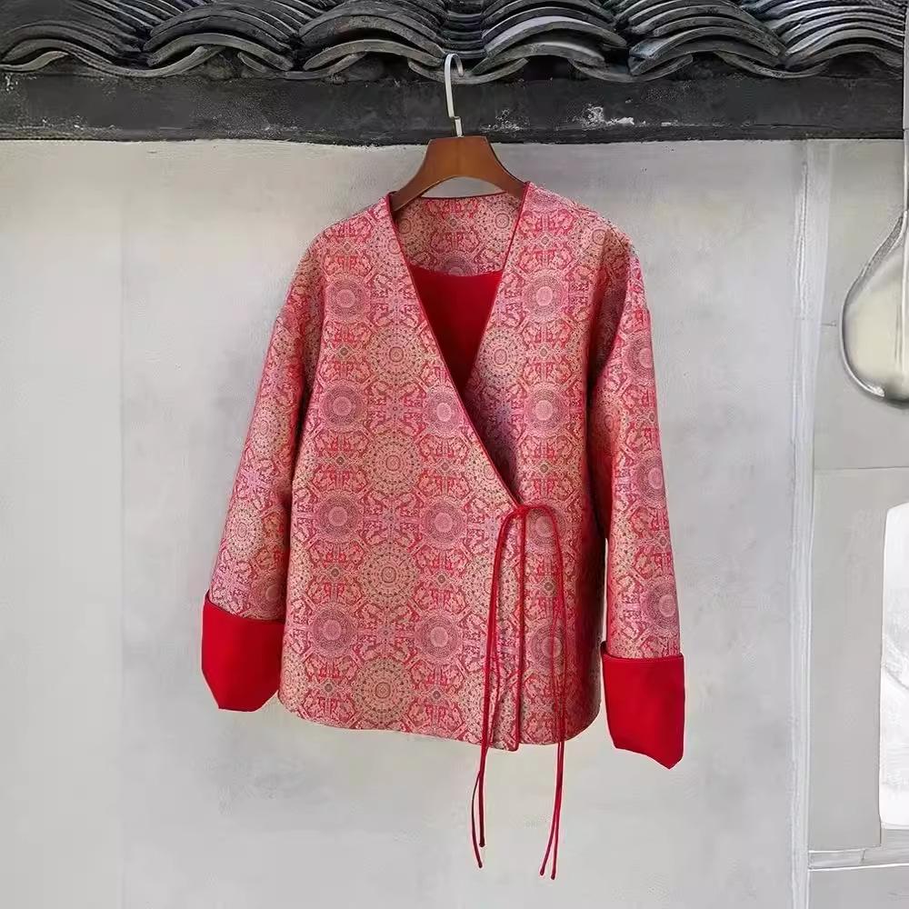 

Стильный новогодний наряд Ян Ми: Весна 2024 г. Красная куртка с принтом в китайском стиле для женщин XL