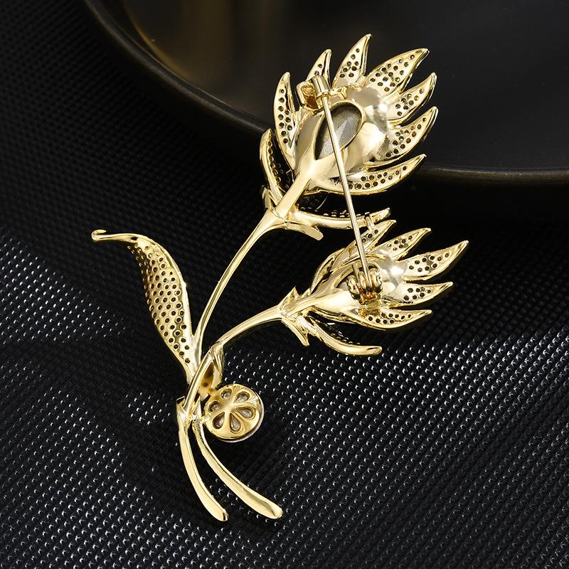 Senior Brooches Flower Leaf Brooch Pins for Women Suit Pendant  Fashion Brooches Jewelry