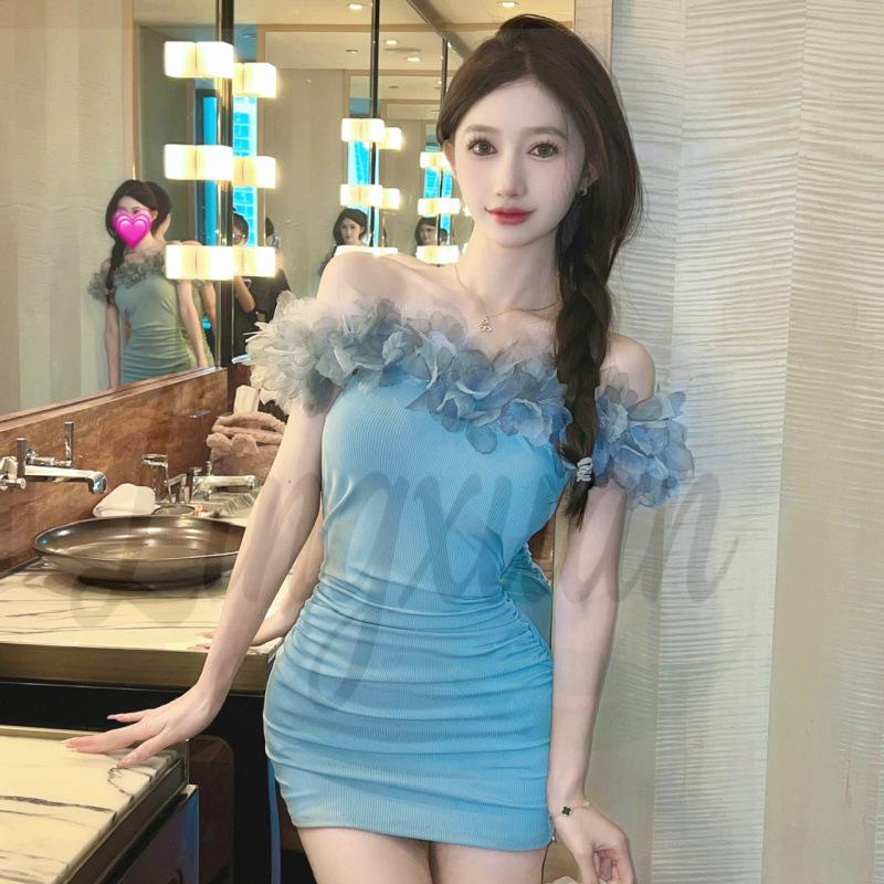 Pure Desire Off-Shoulder Bodycon Dress with 3D Floral Design XL синий