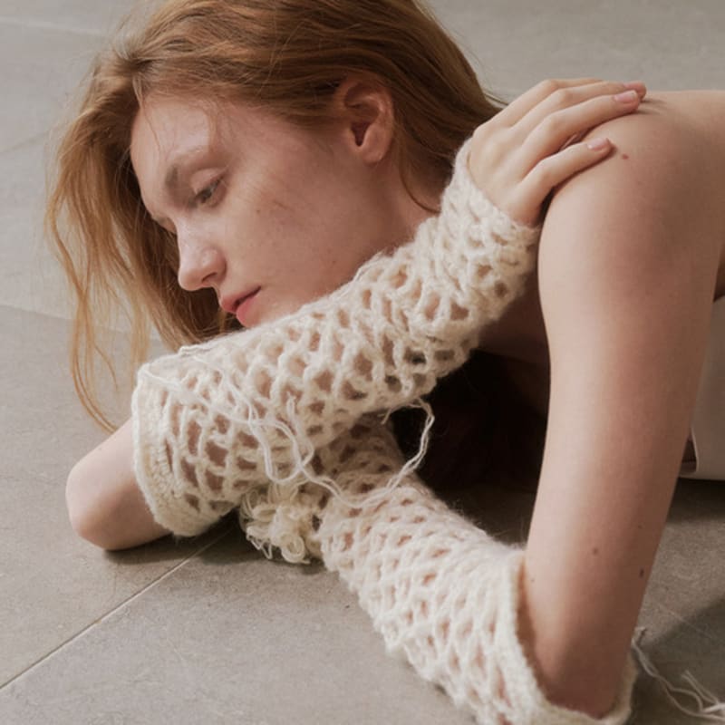 

MystiKotita If Leaf Hand Warmer ivory