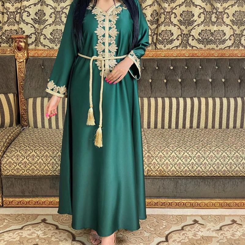 Ramadan Muslim Gold Embroidery Dresses Abayas Dubai Casual Kaftan Robe Ethnic Costumes with Long Sleeve for Womens