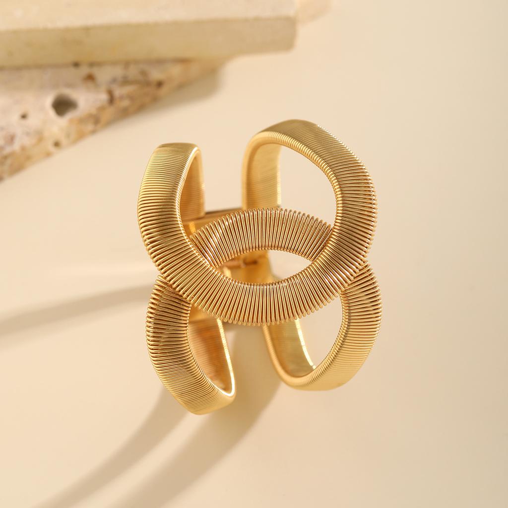 Mode Multi-laags Gewikkeld IJzerdraad Open Wijde Armband Ontwerp Gestreept Kruis Veer Sieraden