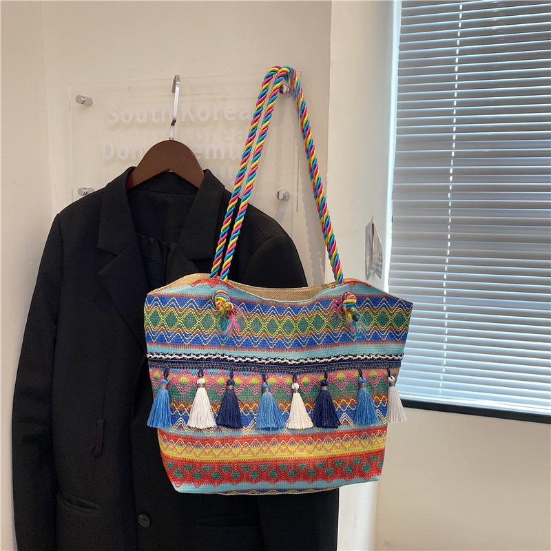 Tassel large-capacity shoulder bag 2025 new niche fashion woven tote bag temperament versatile women's bag